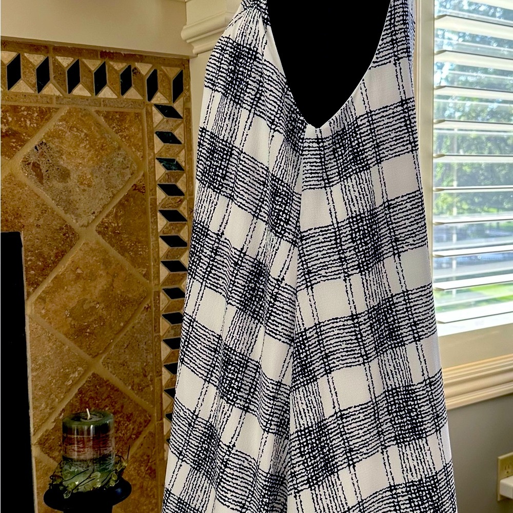 Stylish Dress by entro - Black and White - Picture 5 of 7